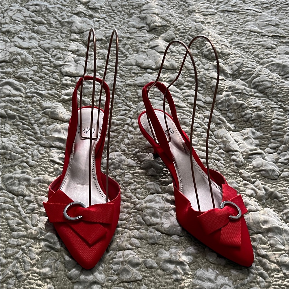 Impo Scarlet Slingback Heels with Bow and Ring